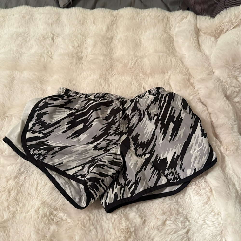 Size small. Mid rise. Nike